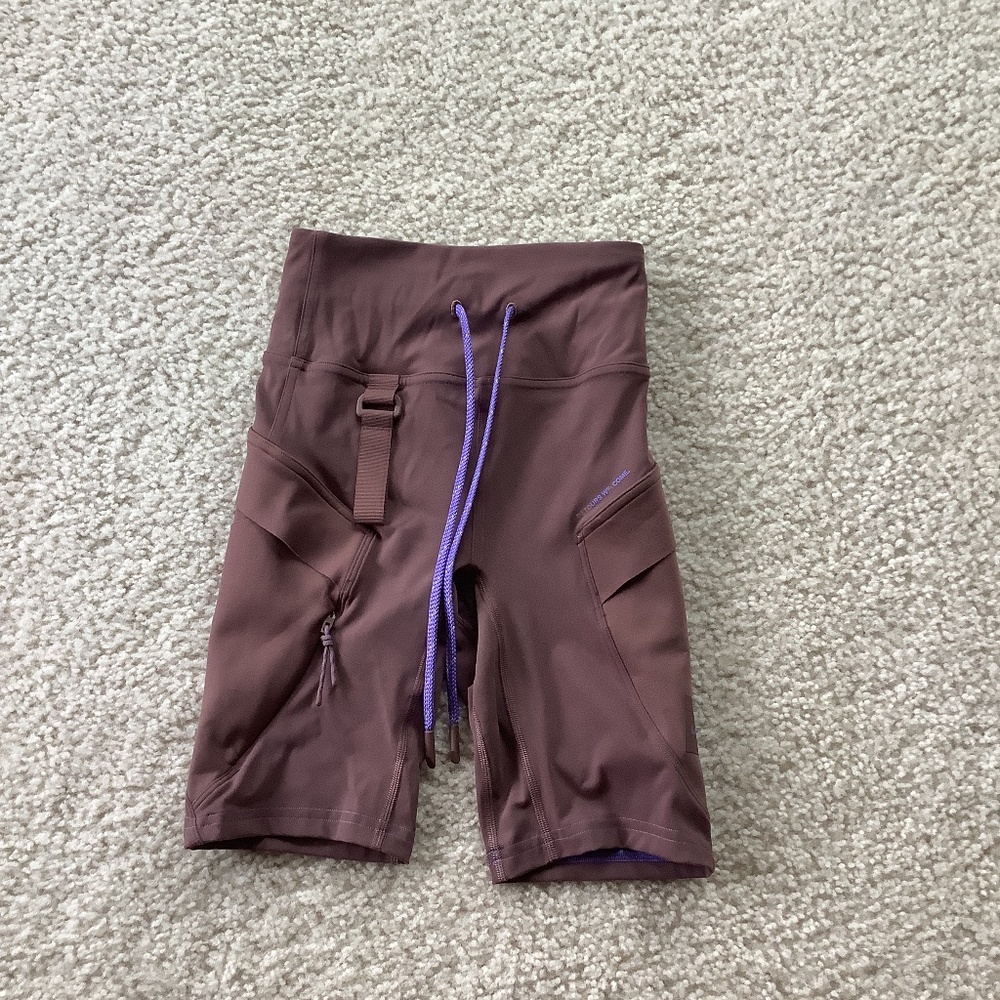 lululemon cargo hiking/biker shorts size 0